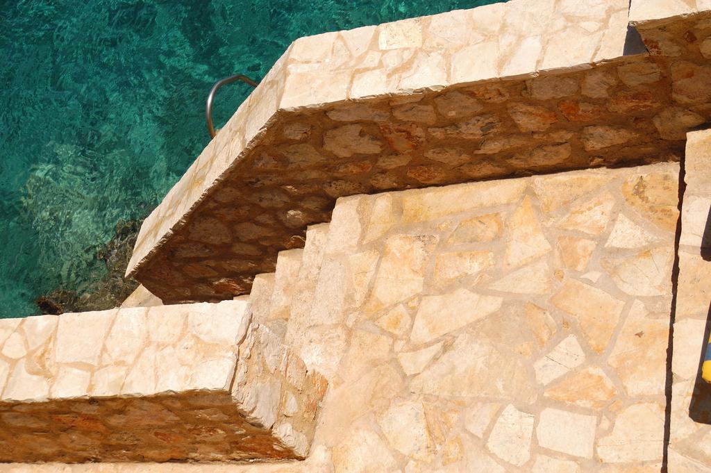 Villa Amalia Chalki Town ภายนอก รูปภาพ
