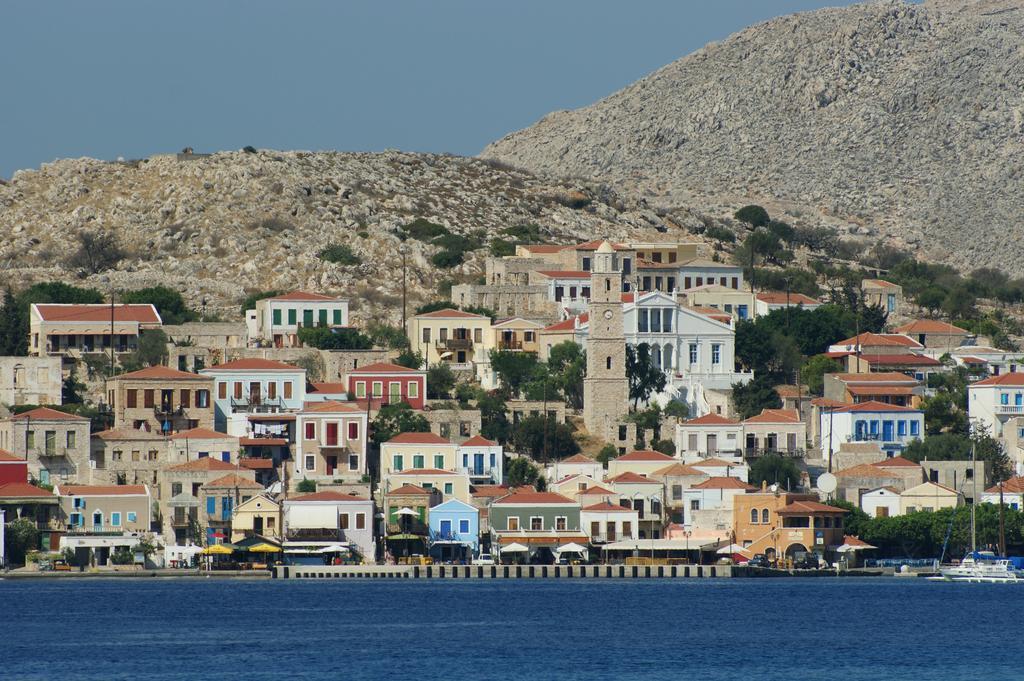 Villa Amalia Chalki Town ภายนอก รูปภาพ