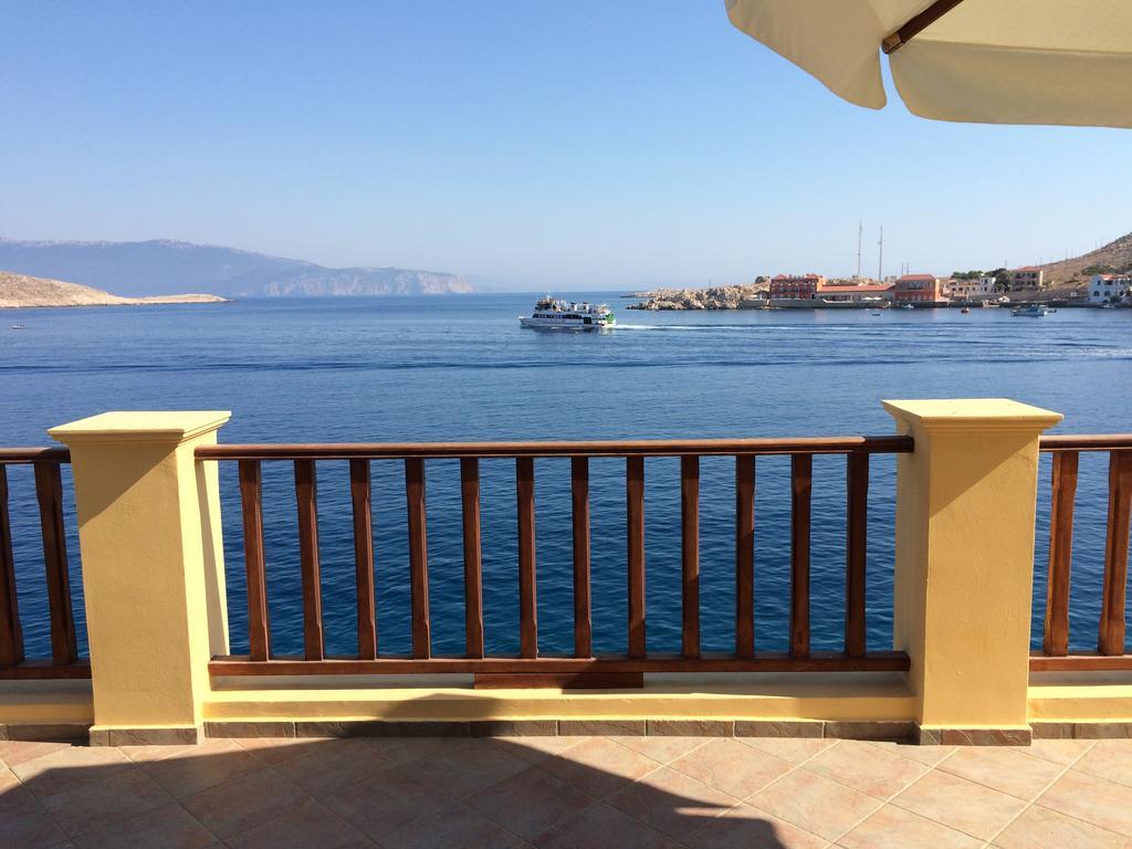Villa Amalia Chalki Town ภายนอก รูปภาพ